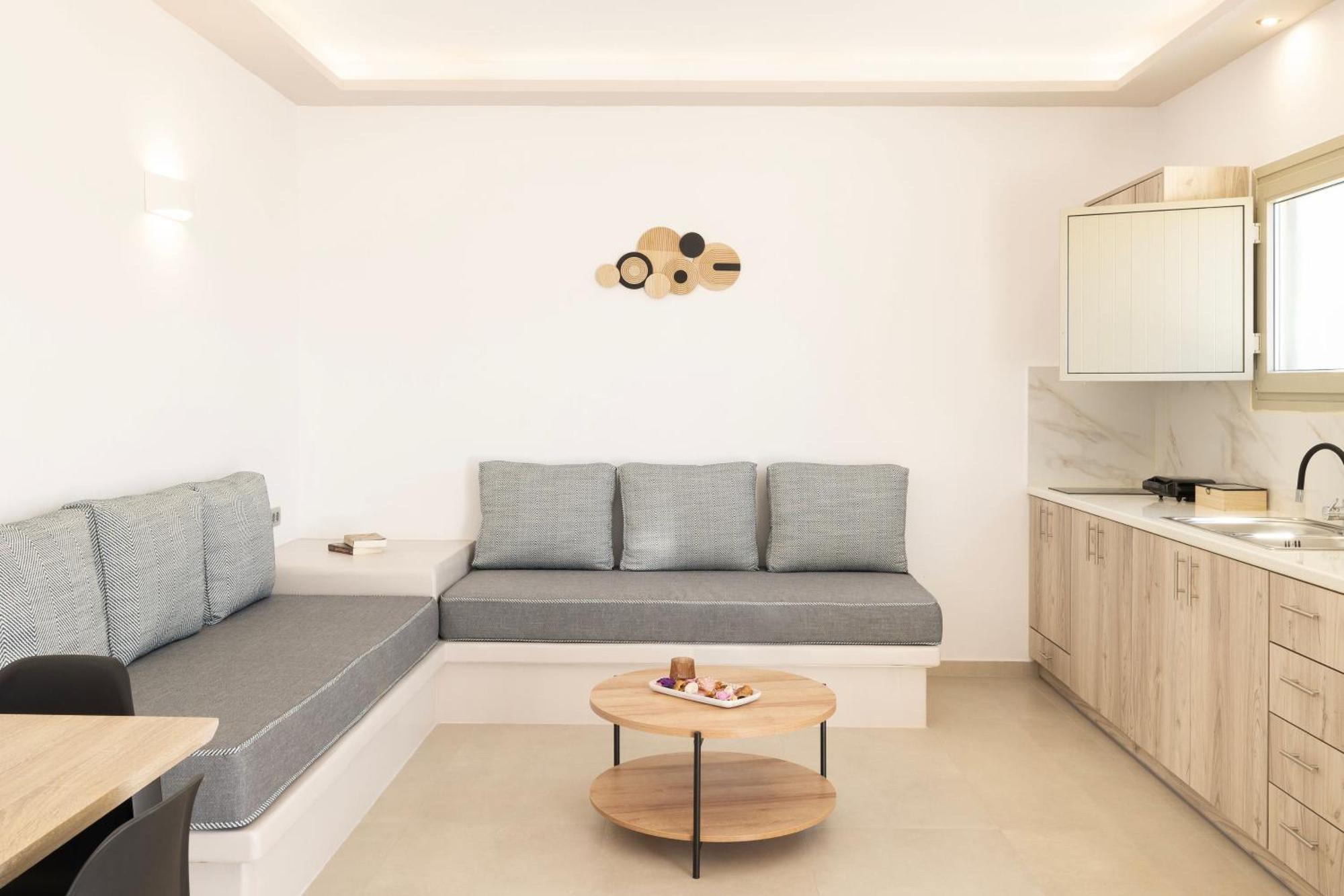 Windmillside Luxury Villas Emporio  Bagian luar foto