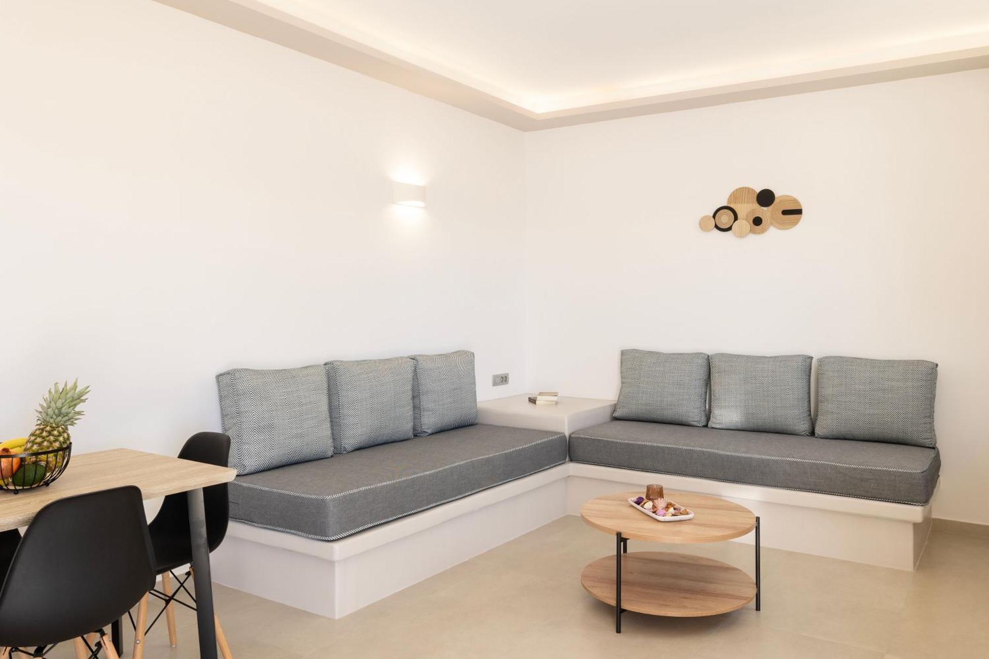 Windmillside Luxury Villas Emporio  Bagian luar foto