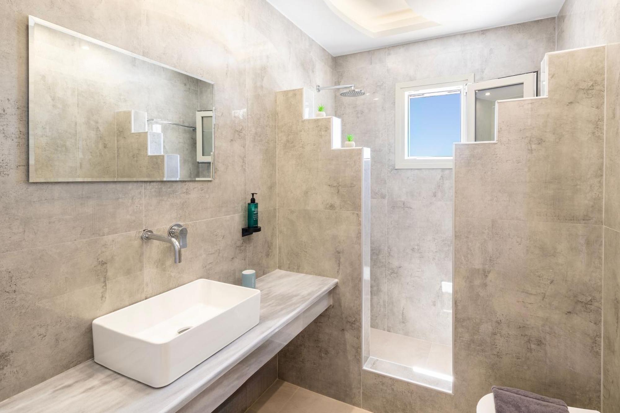 Windmillside Luxury Villas Emporio  Bagian luar foto