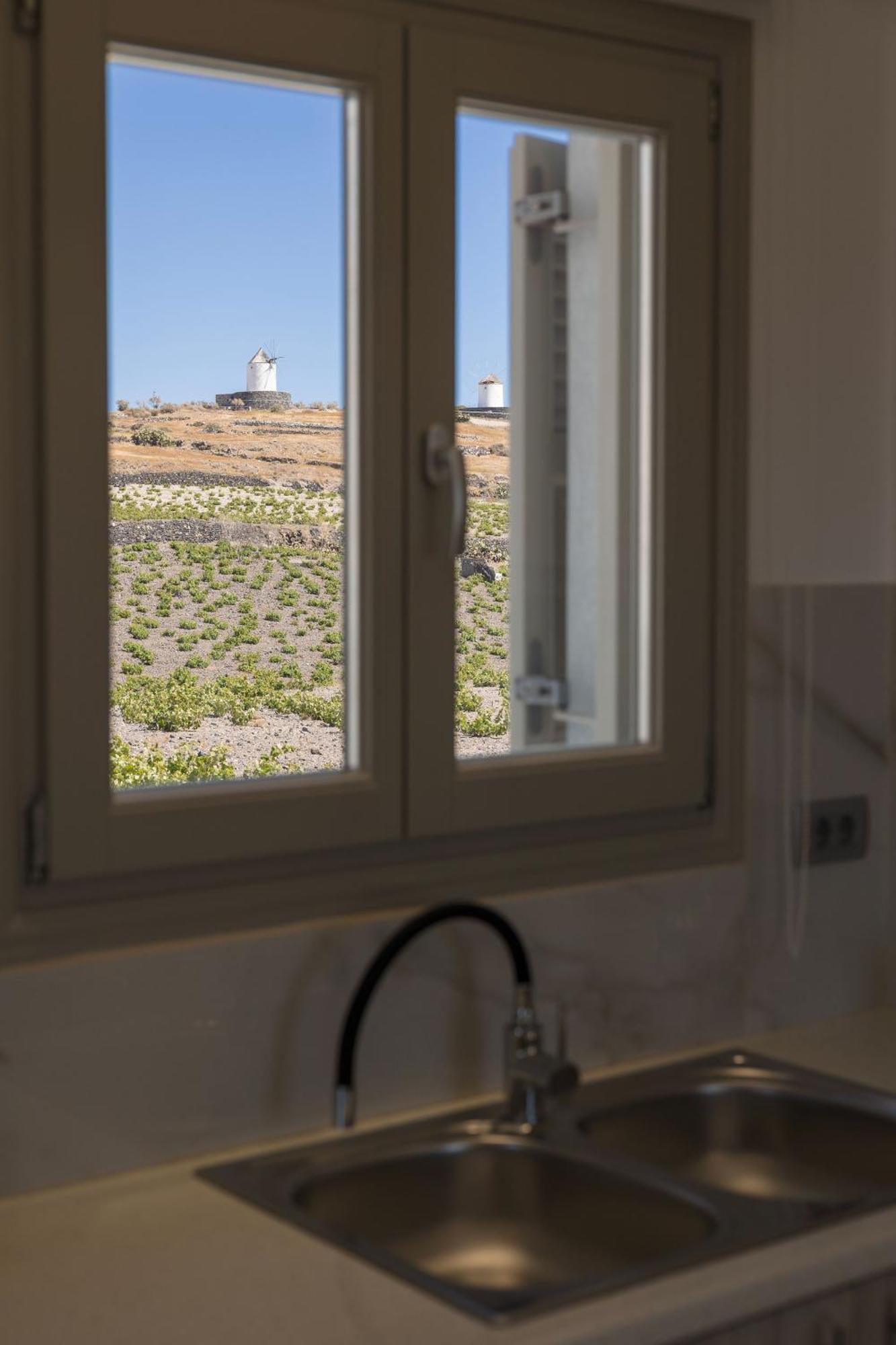 Windmillside Luxury Villas Emporio  Bagian luar foto
