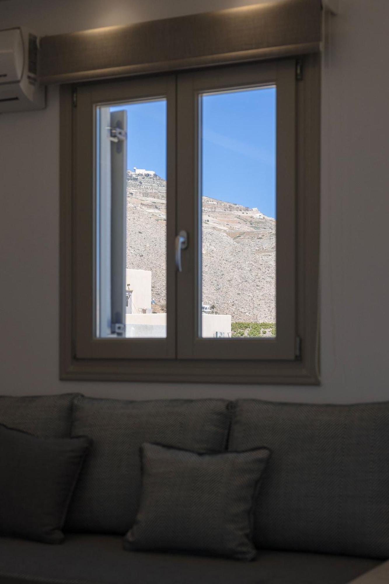 Windmillside Luxury Villas Emporio  Bagian luar foto