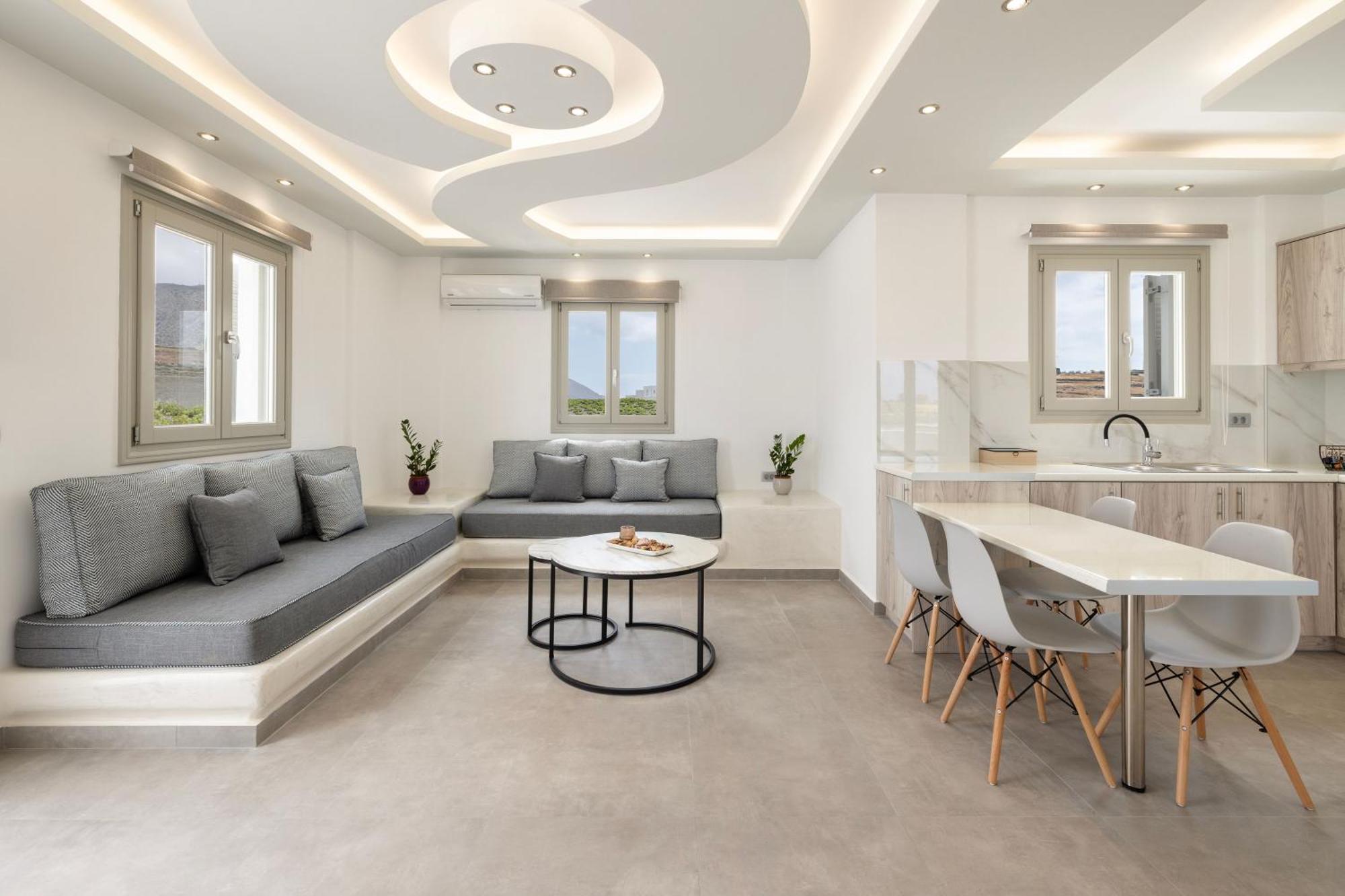Windmillside Luxury Villas Emporio  Bagian luar foto